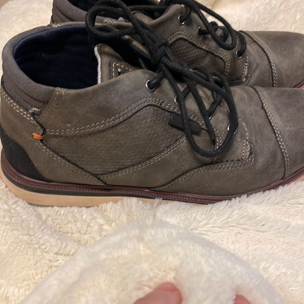 Boys size 4 Smart Fit shoes